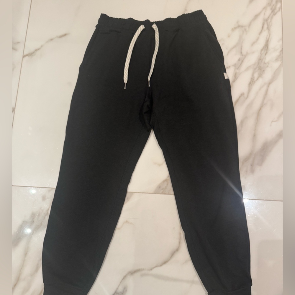 Vuori women’s joggers black size s